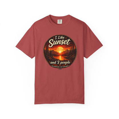 I Like Sunset  and 3 People T-shirt