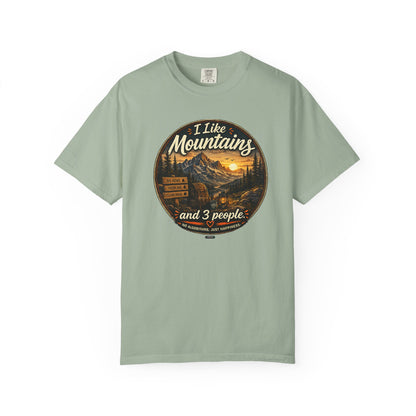 I Like Mountains  and 3 People T-shirt